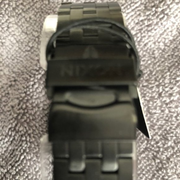 Nixon C39 Black SS Watch - Brand New with tags - Picture 8 of 8
